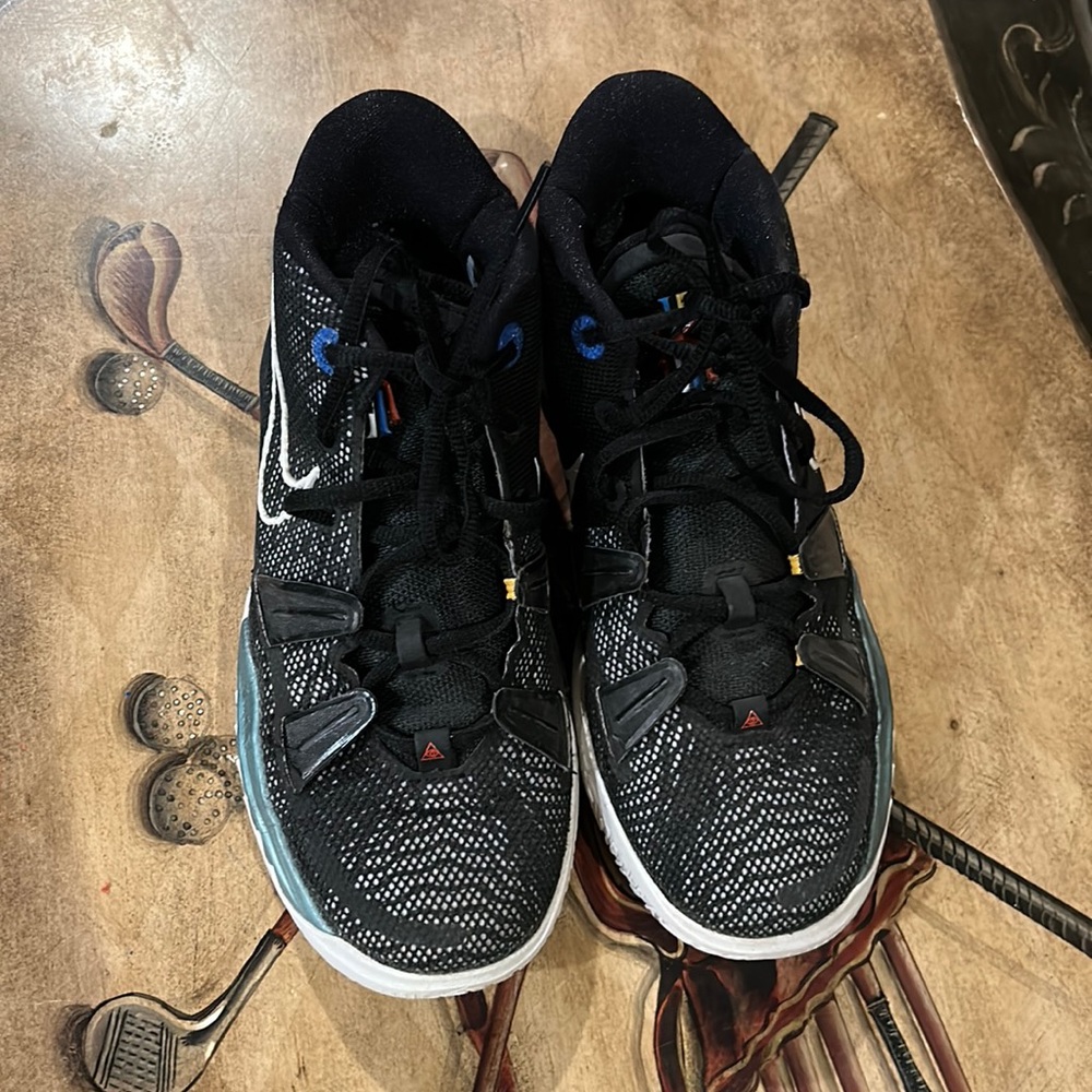 Nike Kyrie 7 size 5